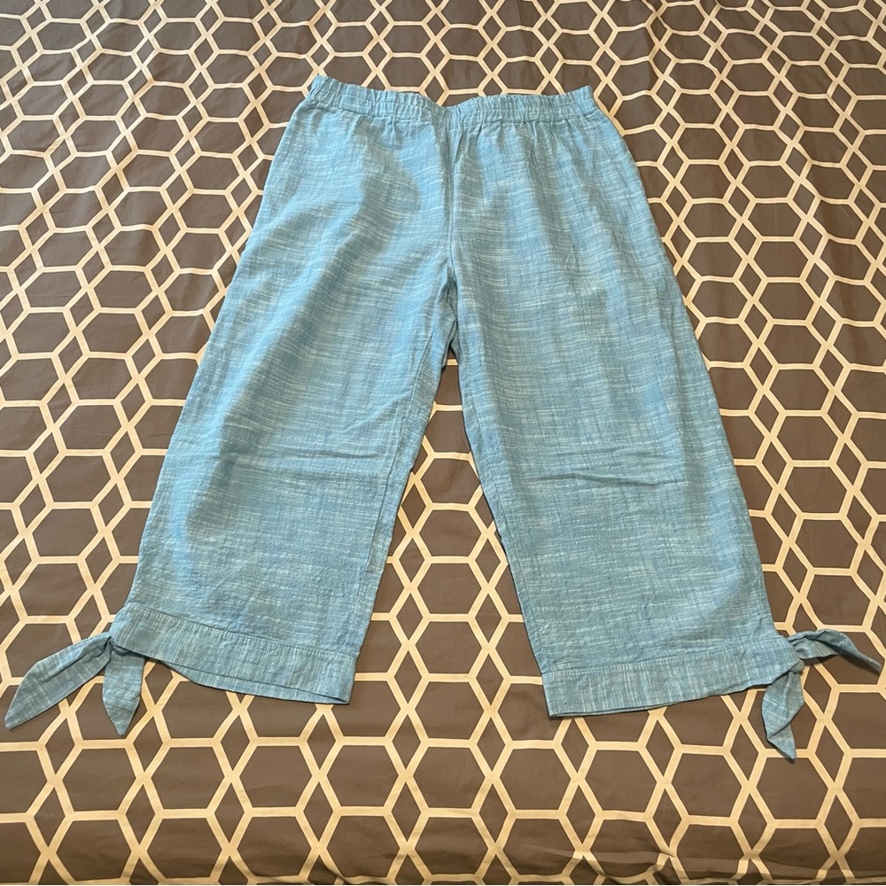 Beata Design Studio Women’s Medium Blue Linen Cropped Pants with Tie Accents